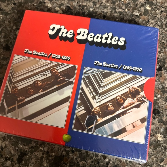 2010 The Beatles CD Set Remastered UNOPENED - Picture 2 of 3